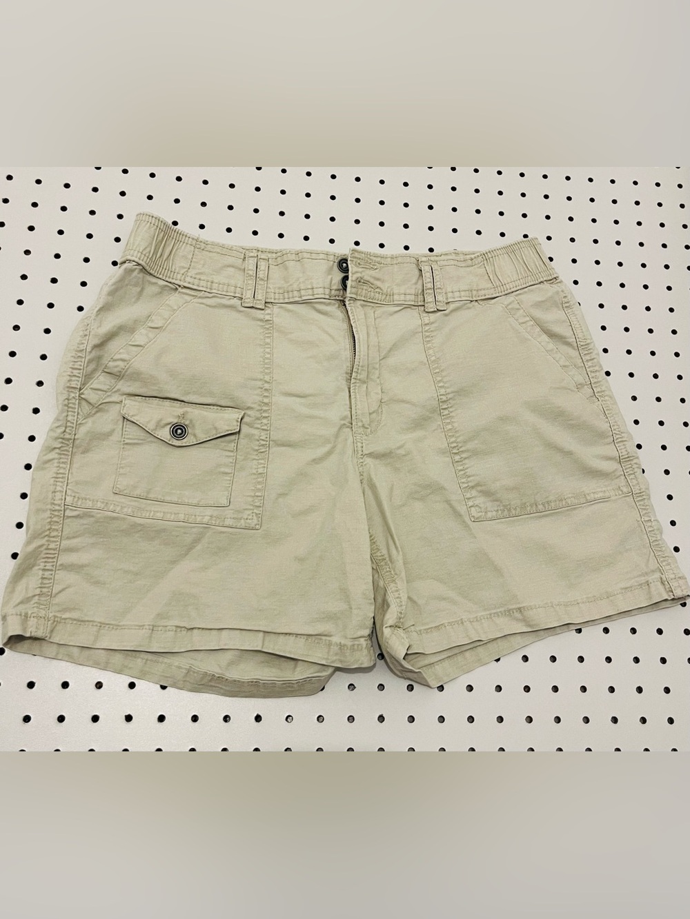 Time and Tru Men's Cargo Shorts in Light Khaki - Picture 1 of 3